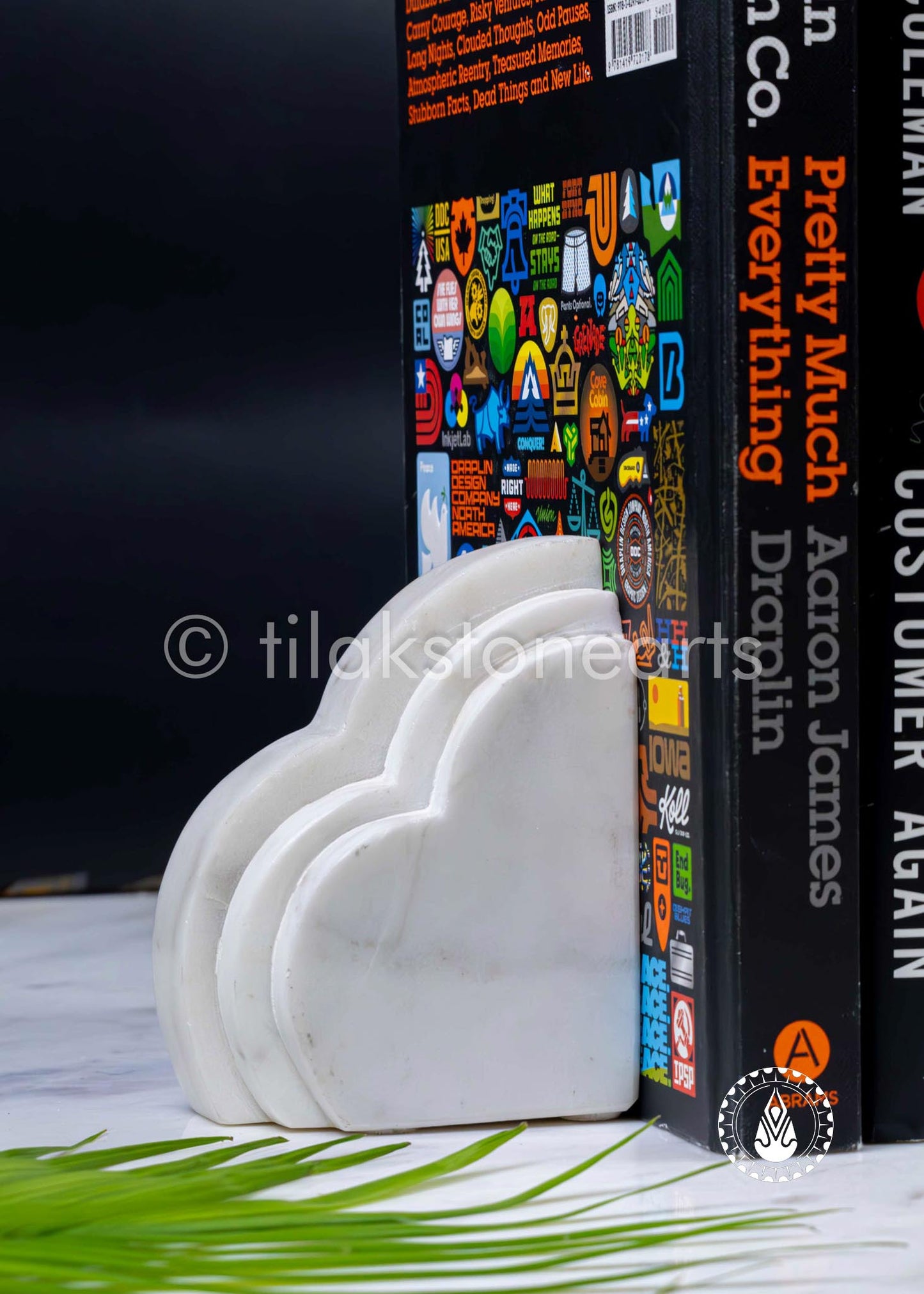 Bookend Carrara 5" | Wonder White