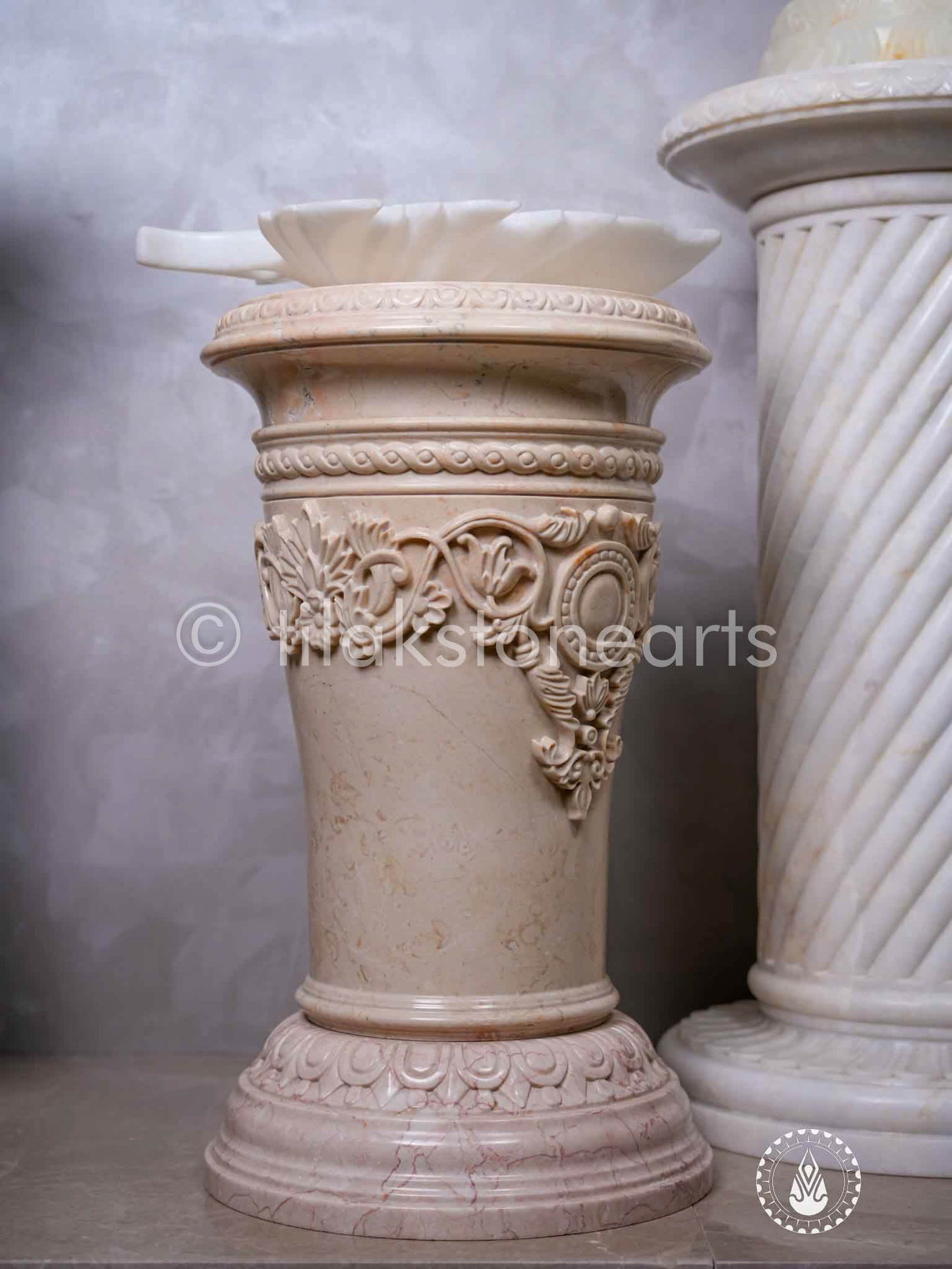 Roman Splendor Pedestal 21" | Swiss White (Imported)
