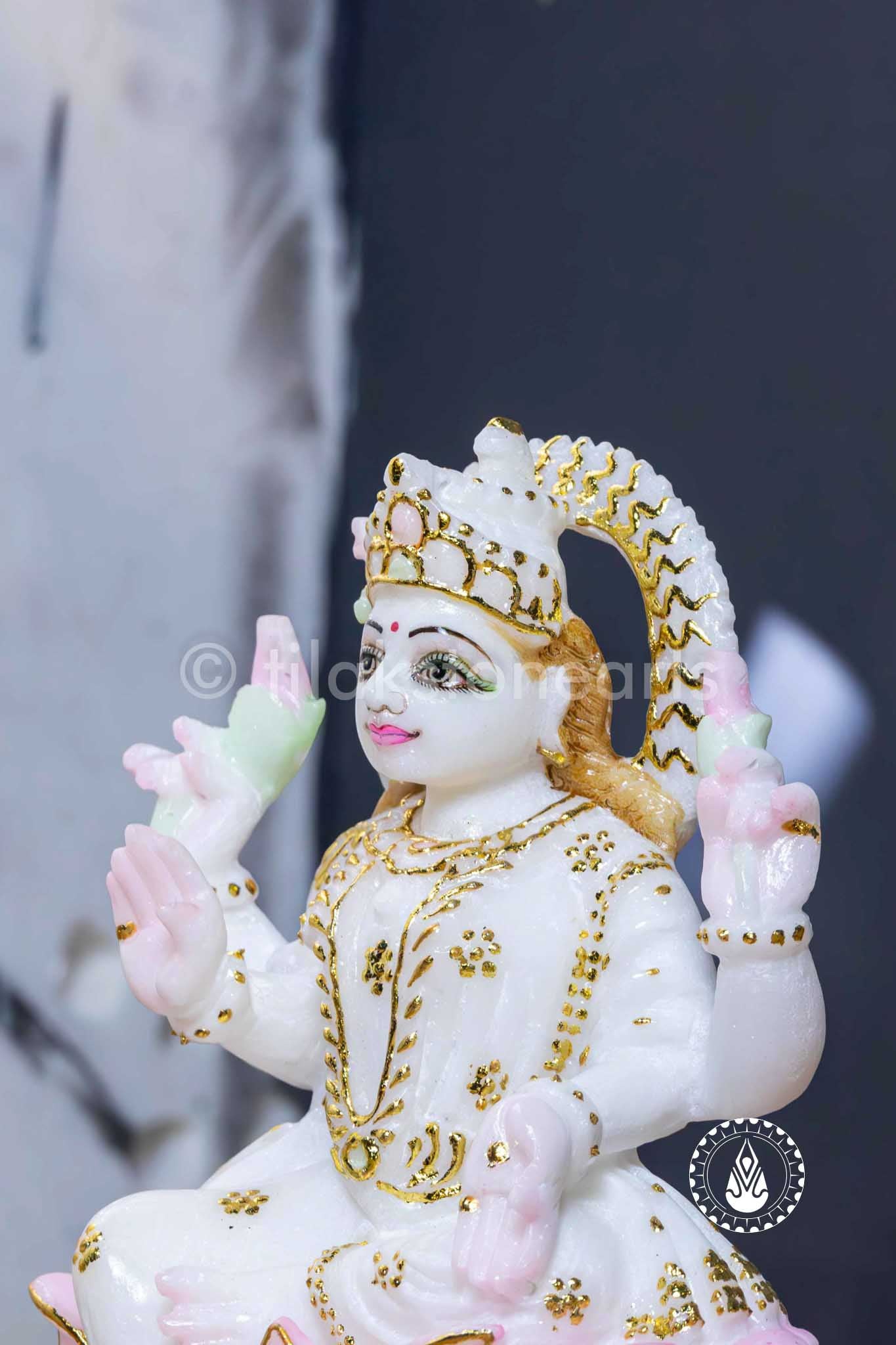 Laxmi Maa 7" | Swiss White (Imported)