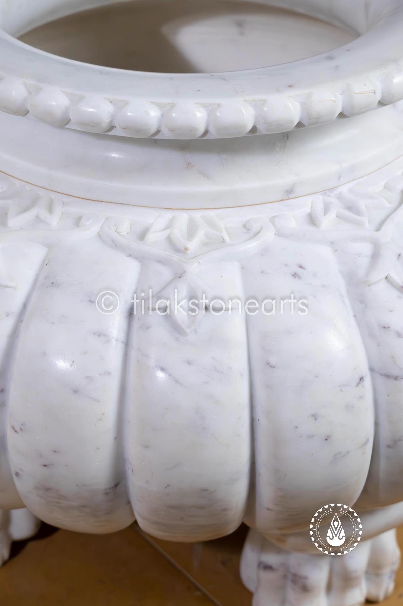 Lion Roost Pot 13" | Wonder White