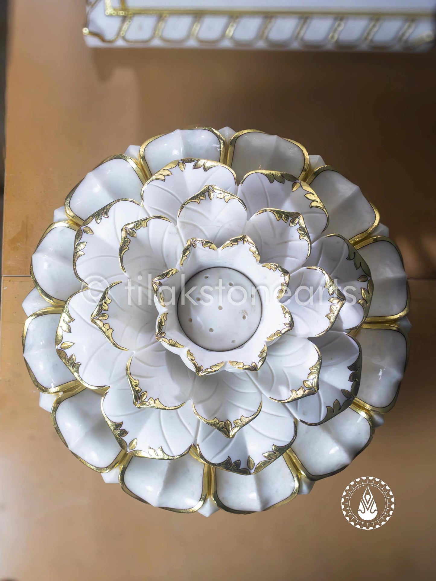 The Lotus 16" | Makrana White