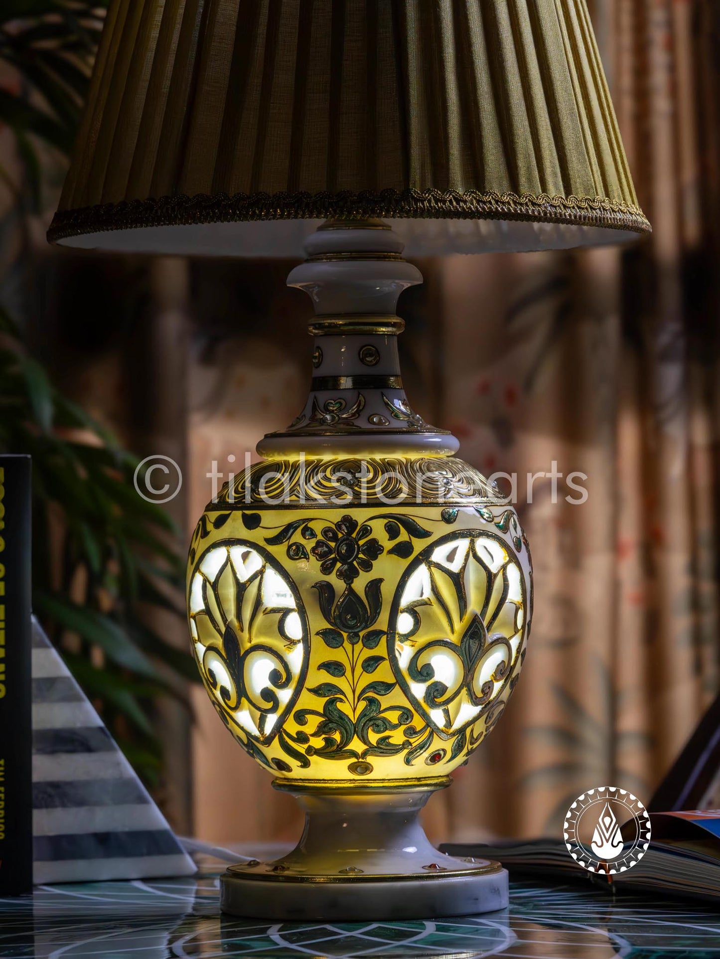 Table Lamp 21" | Wonder White