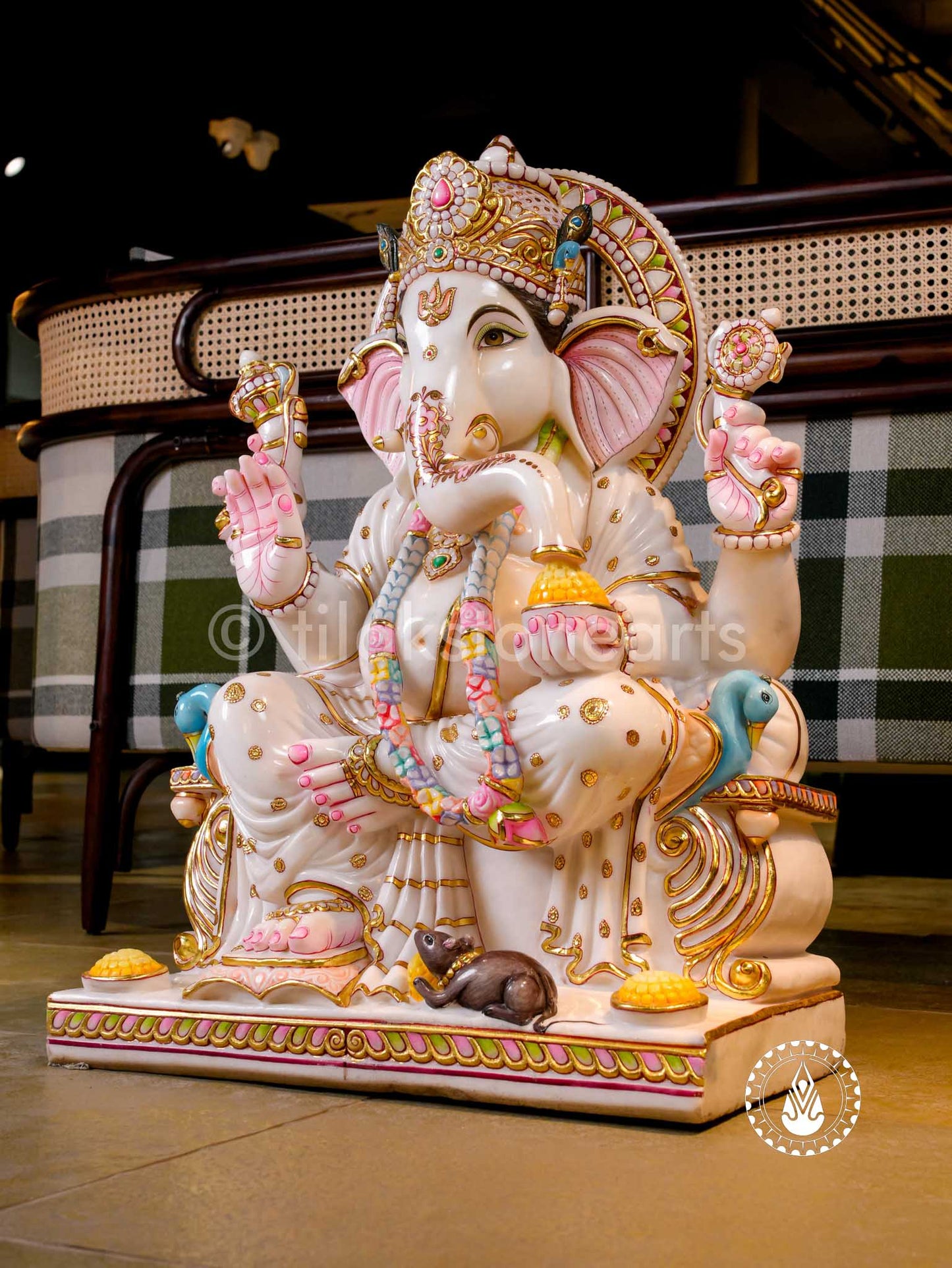 Ganesha 30" | Swiss White (Imported)