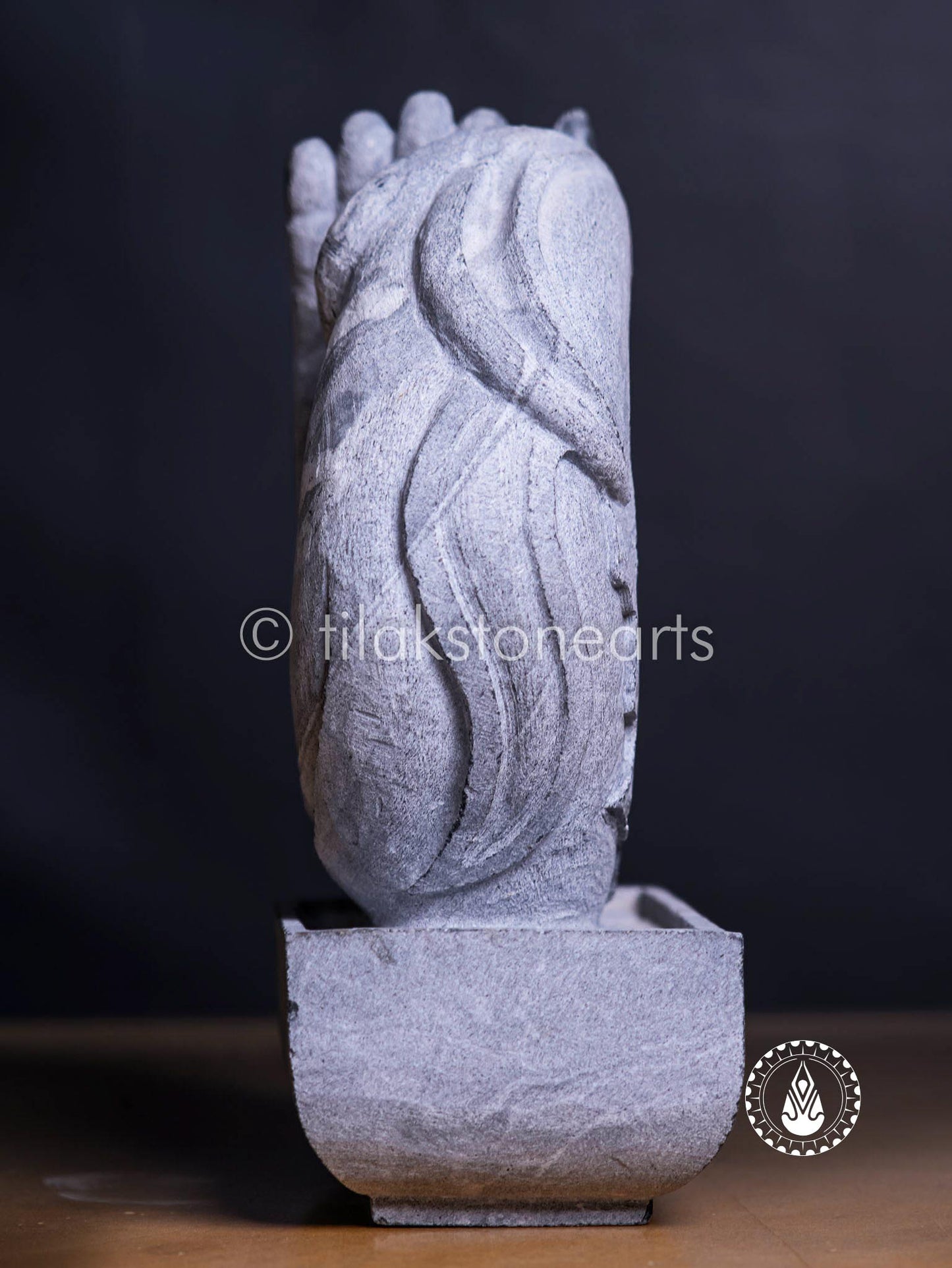 The Astounding Gesture 14" | Mid Night Black Stone