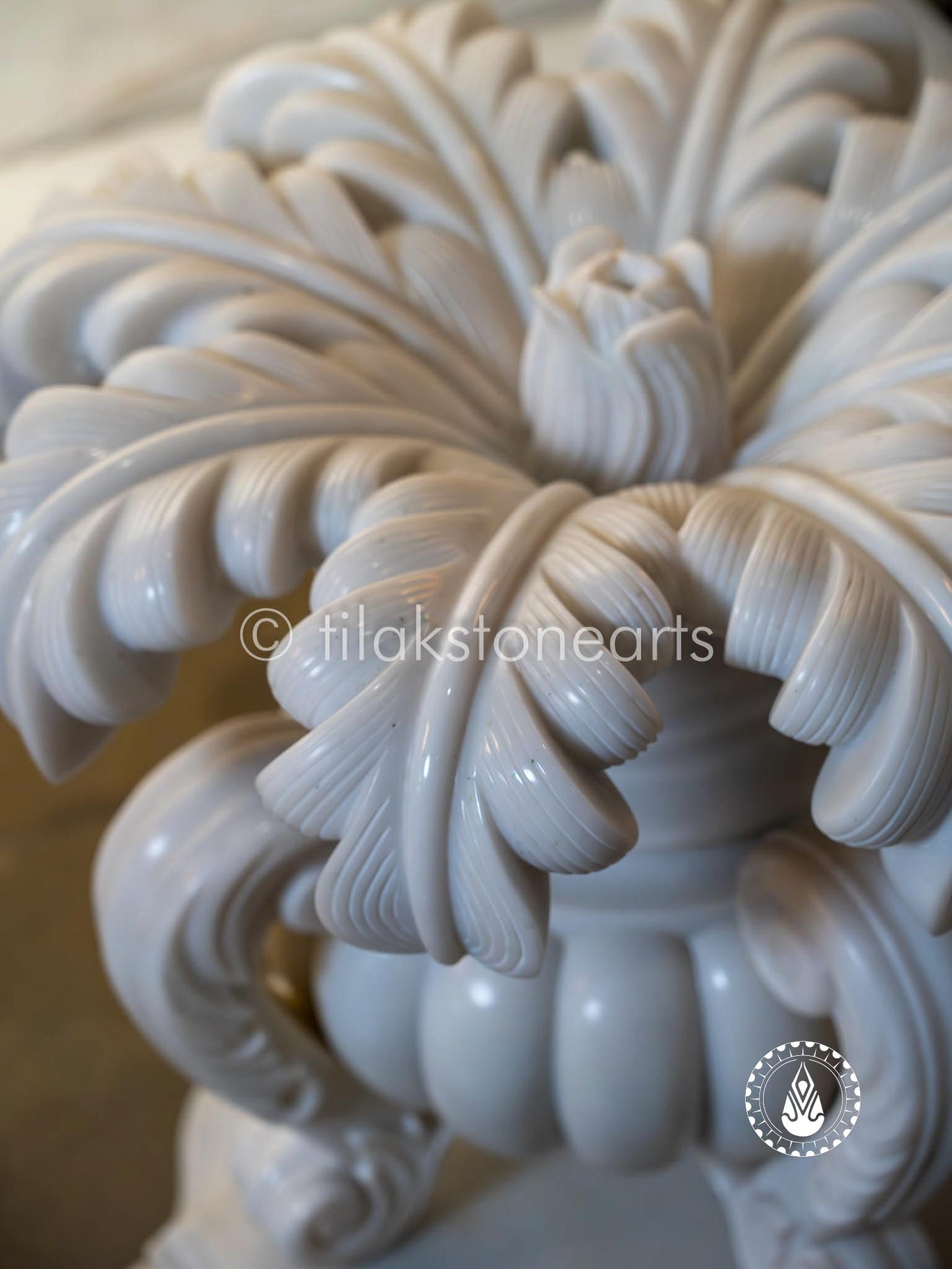 Bella Fontana 33" | Swiss White (Imported)