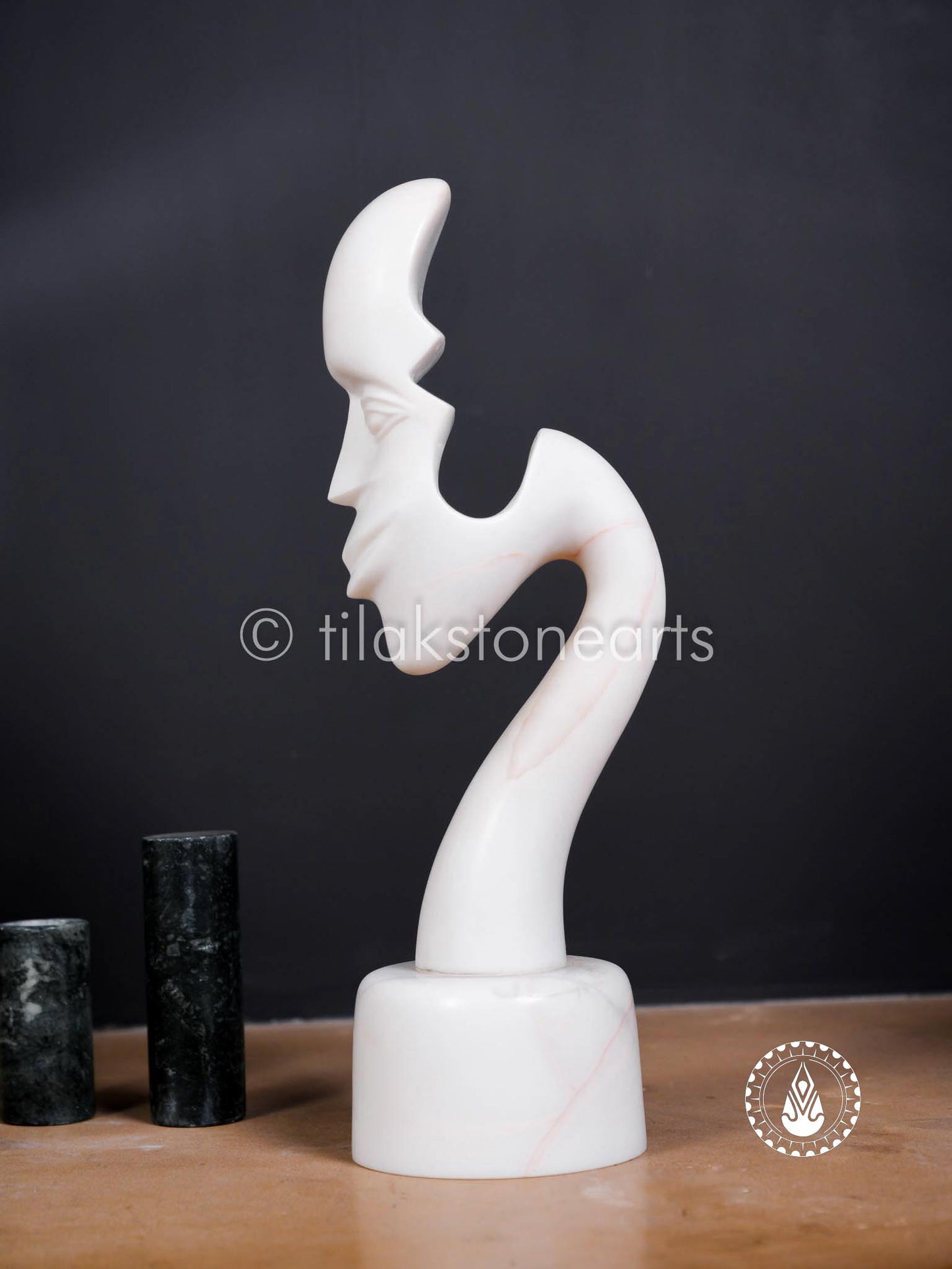 The Accolade Art 15" | White Spider