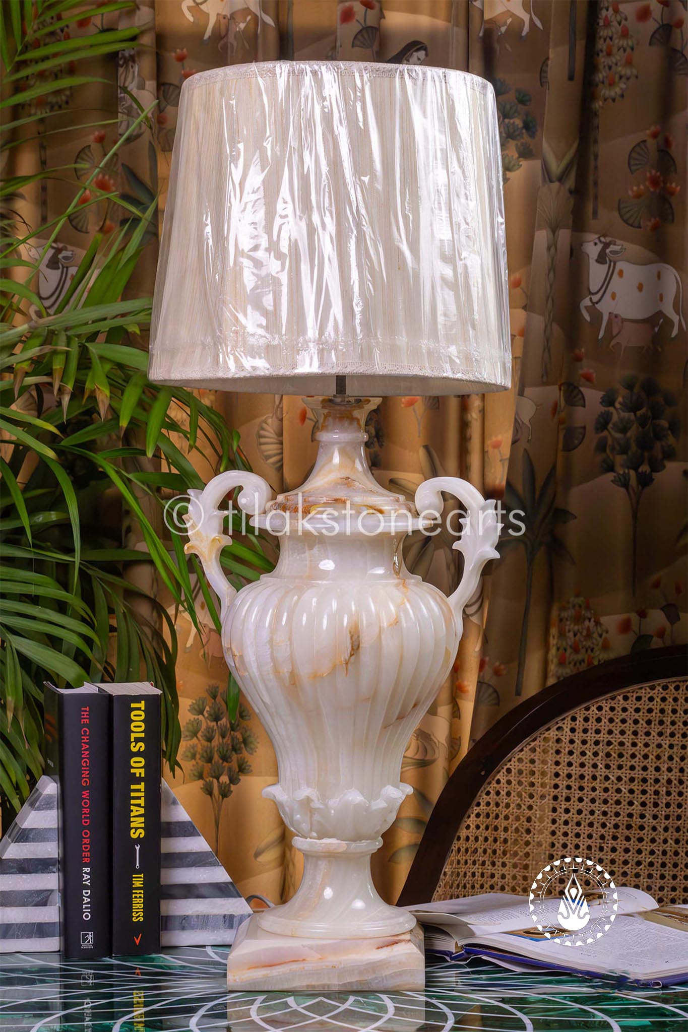 Glow Lamp 30" | Beige Onyx
