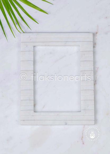 Frame 9" | Swiss White (Imported) & Mid Night Black Stone