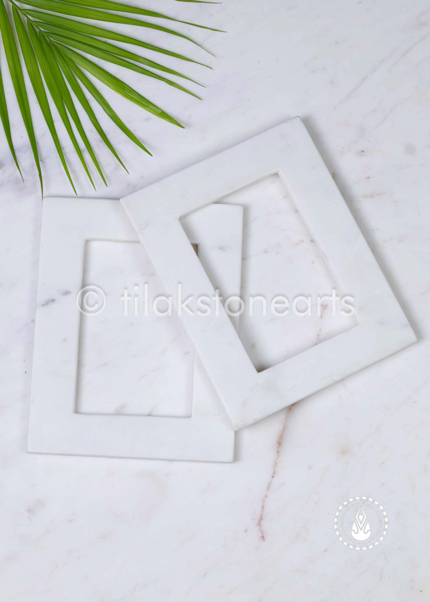Frame 9" | Swiss White (Imported) & Mid Night Black Stone