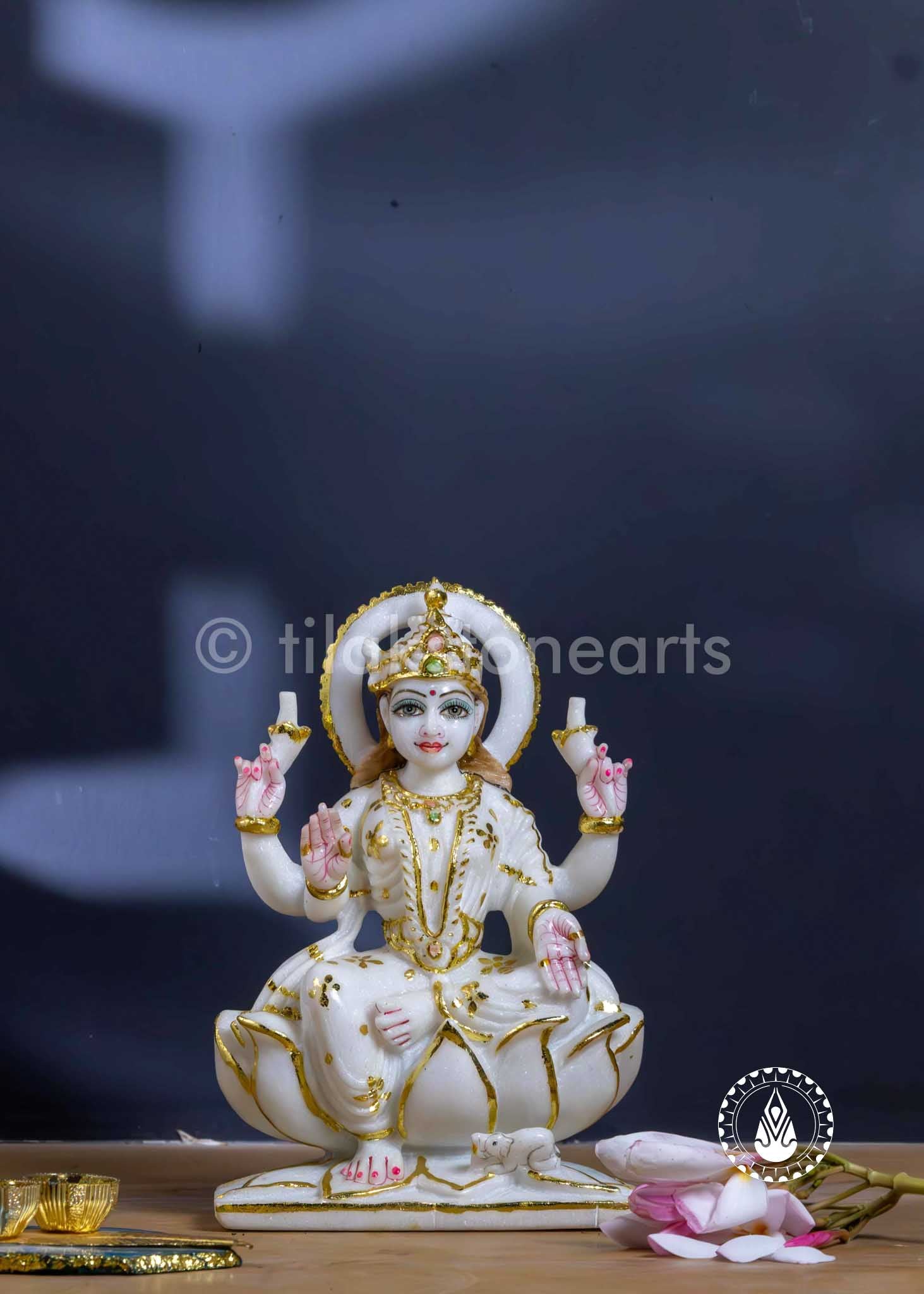 Laxmi Maa 9" | Swiss White (Imported)