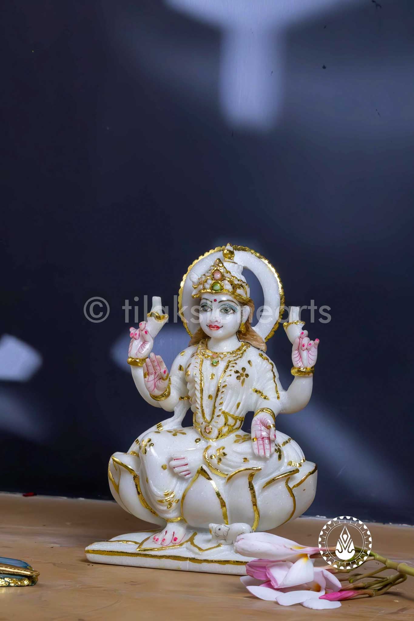 Laxmi Maa 9" | Swiss White (Imported)