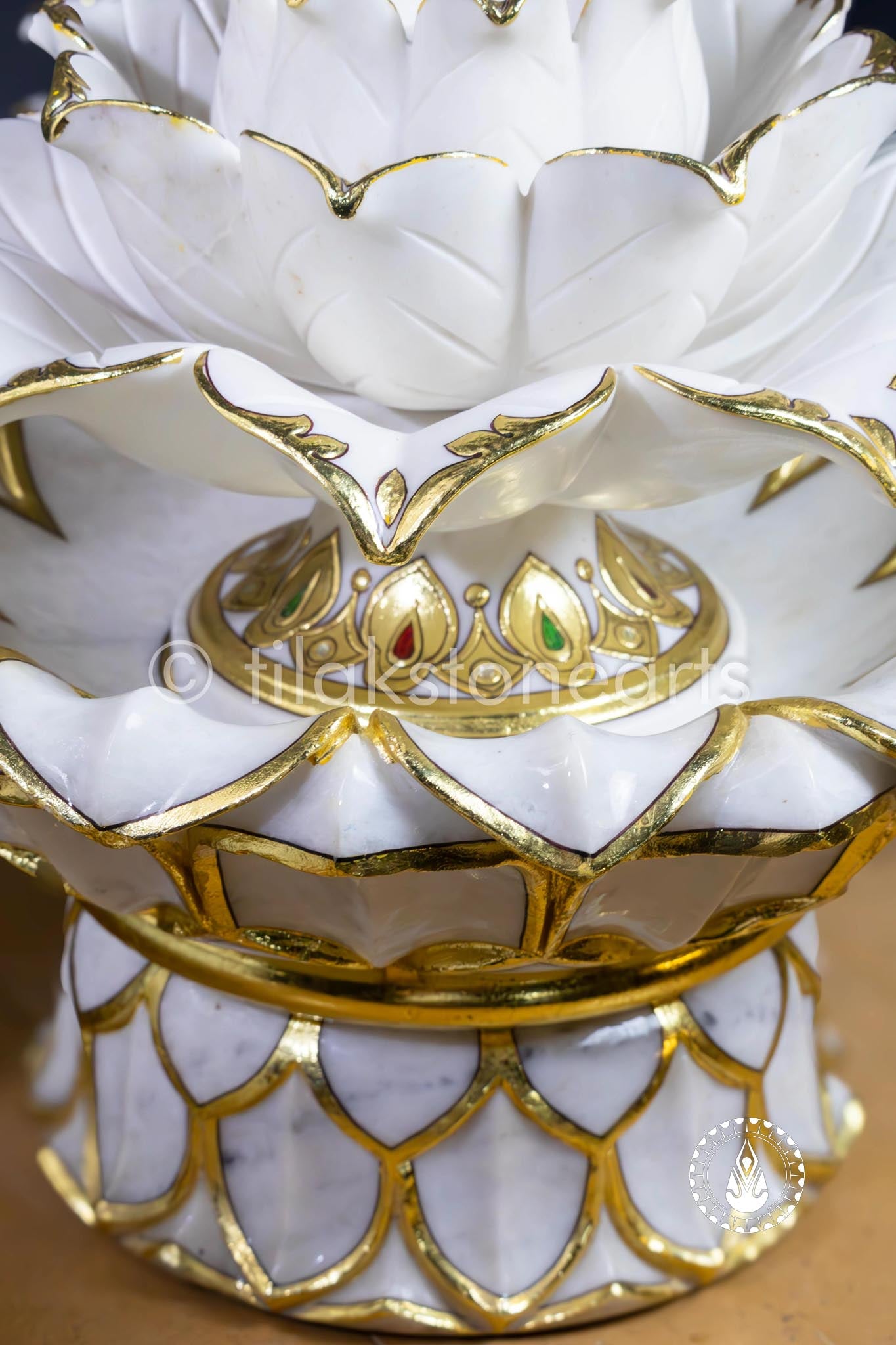 The Lotus 16" | Makrana White