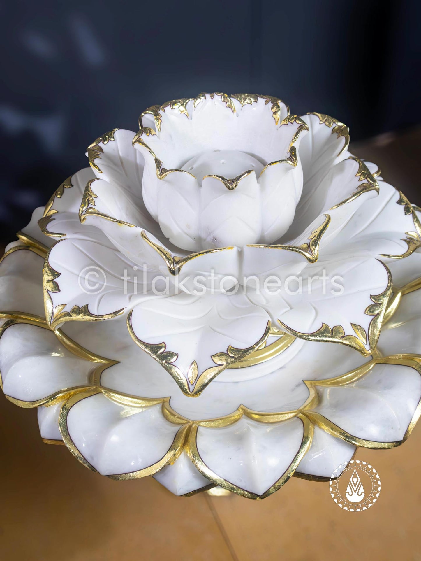 The Lotus 16" | Makrana White