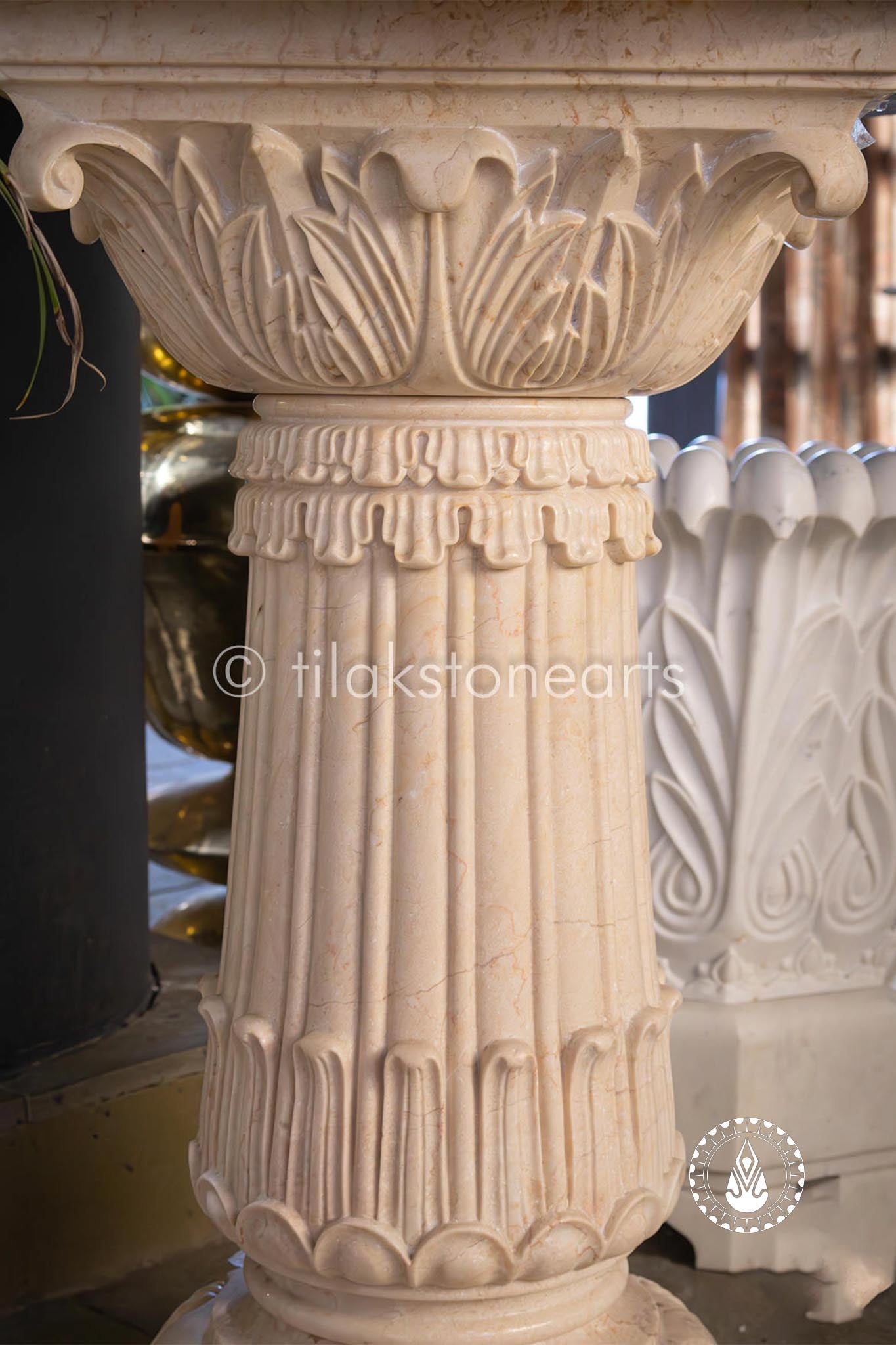 The Regal Exprador Pillar 25" |
