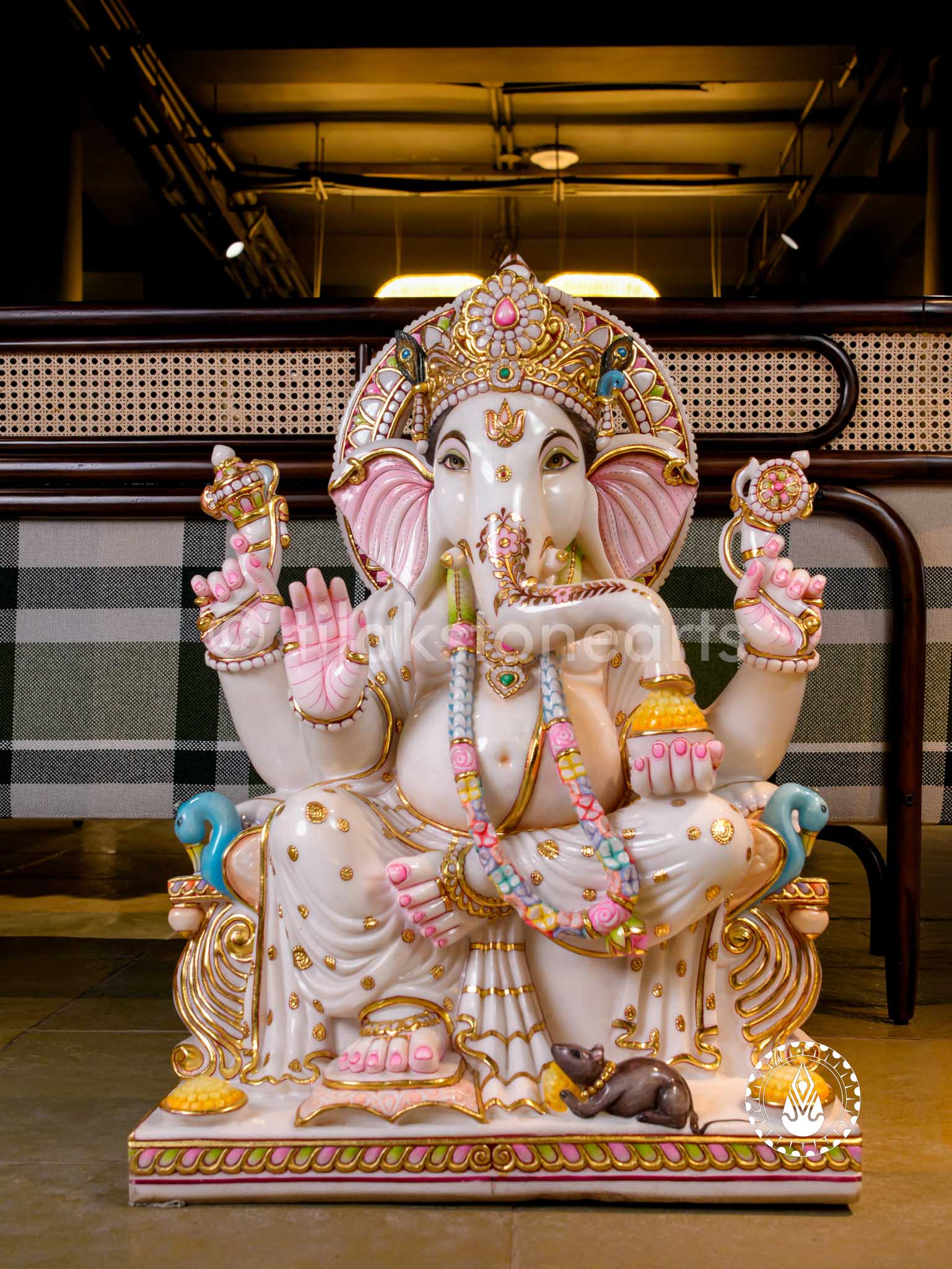 Ganesha 30" | Swiss White (Imported)