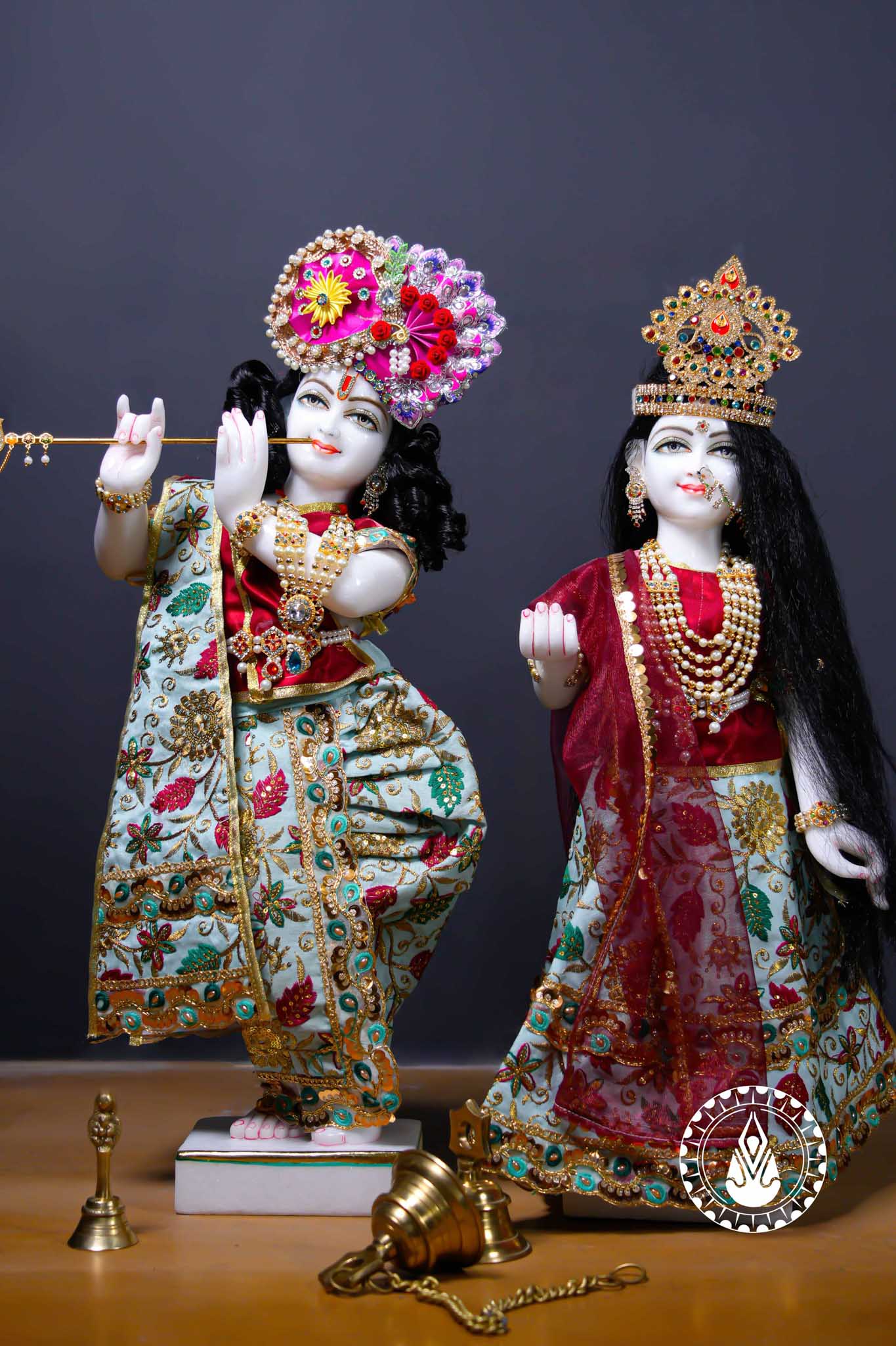 Radha Krishna 24" | Swiss White (Imported)