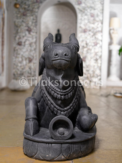 Nandi 27" Natural Black Marble Idol