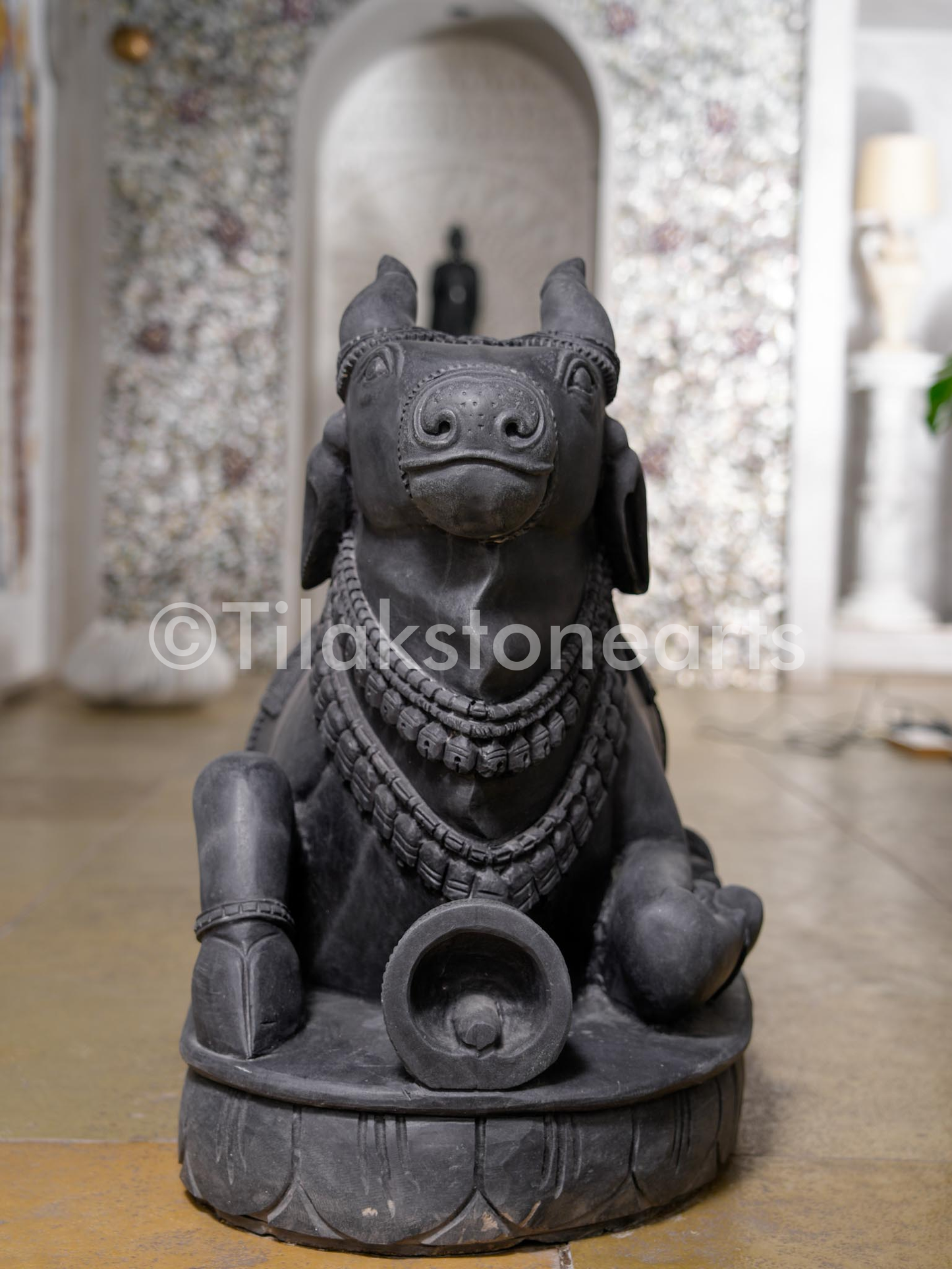 Nandi 27" Natural Black Marble Idol