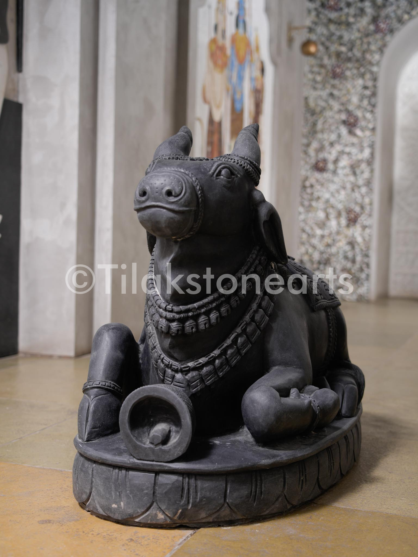 Nandi 27" Natural Black Marble Idol