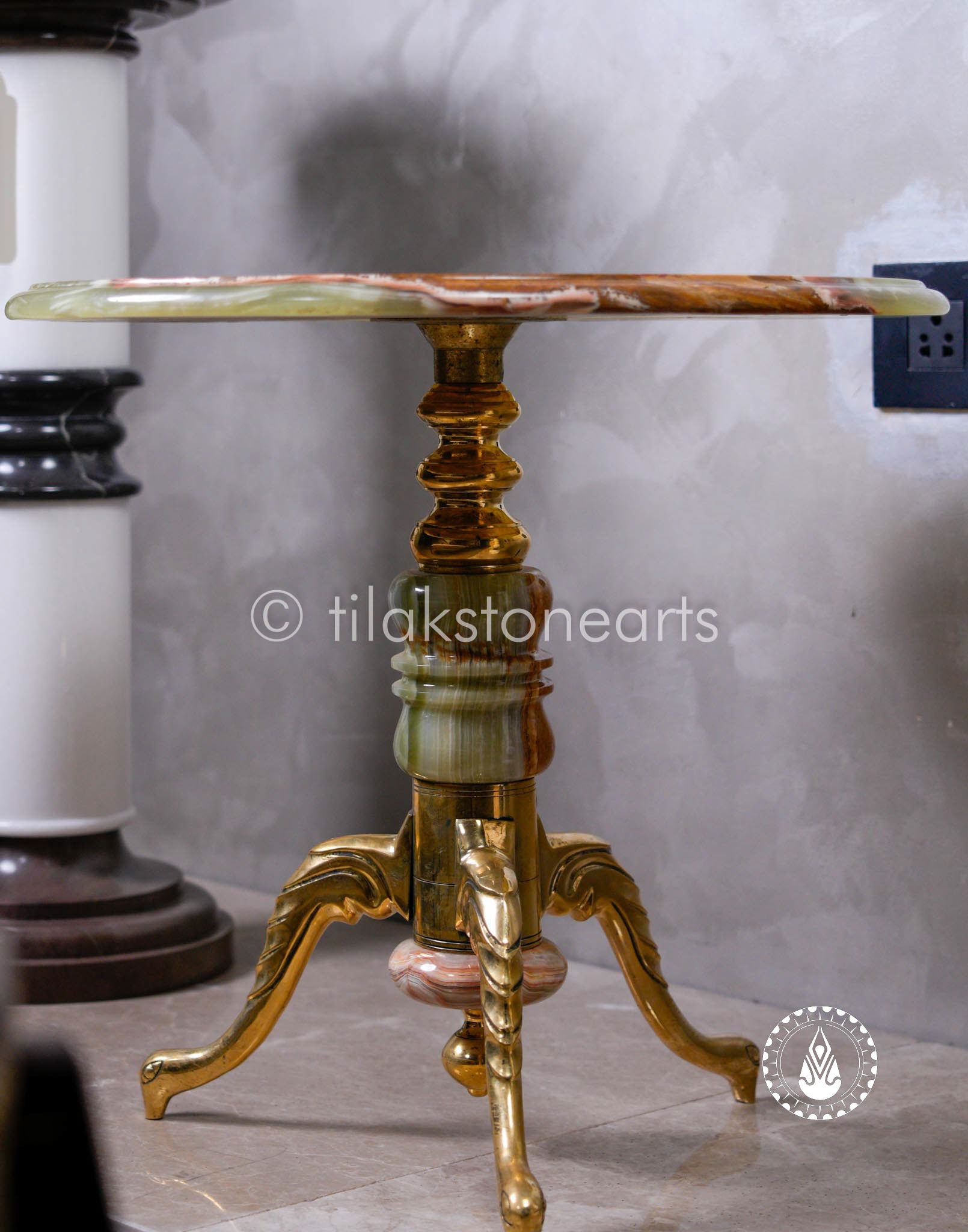 Shaded Table 20" | Onyx
