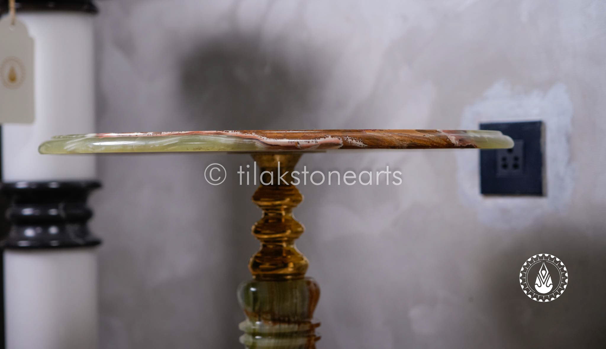 Shaded Table 20" | Onyx