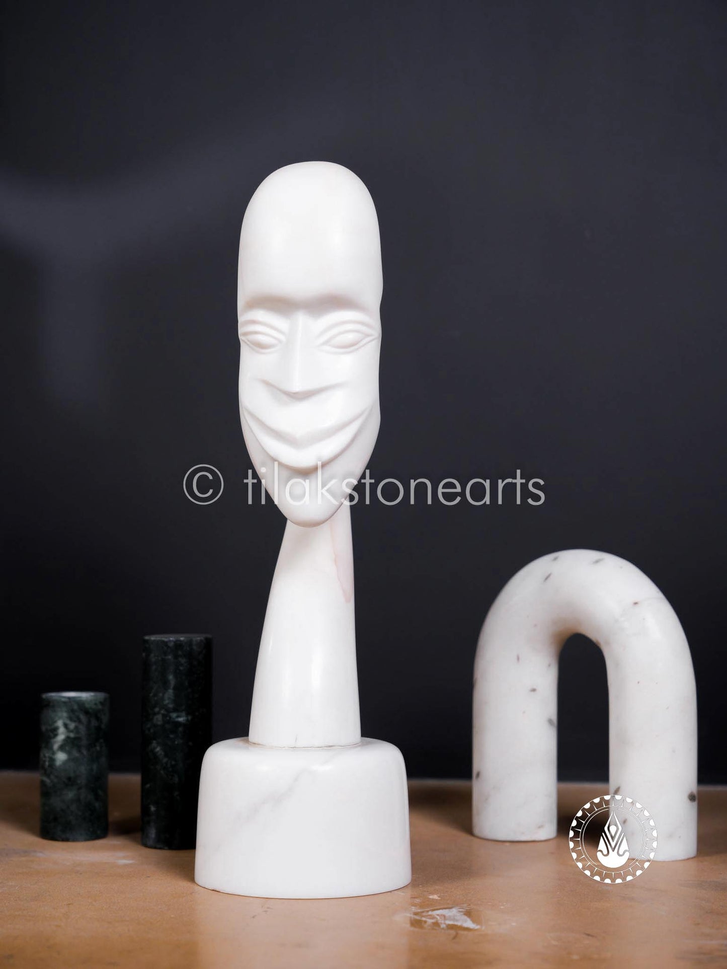 The Accolade Art 15" | White Spider