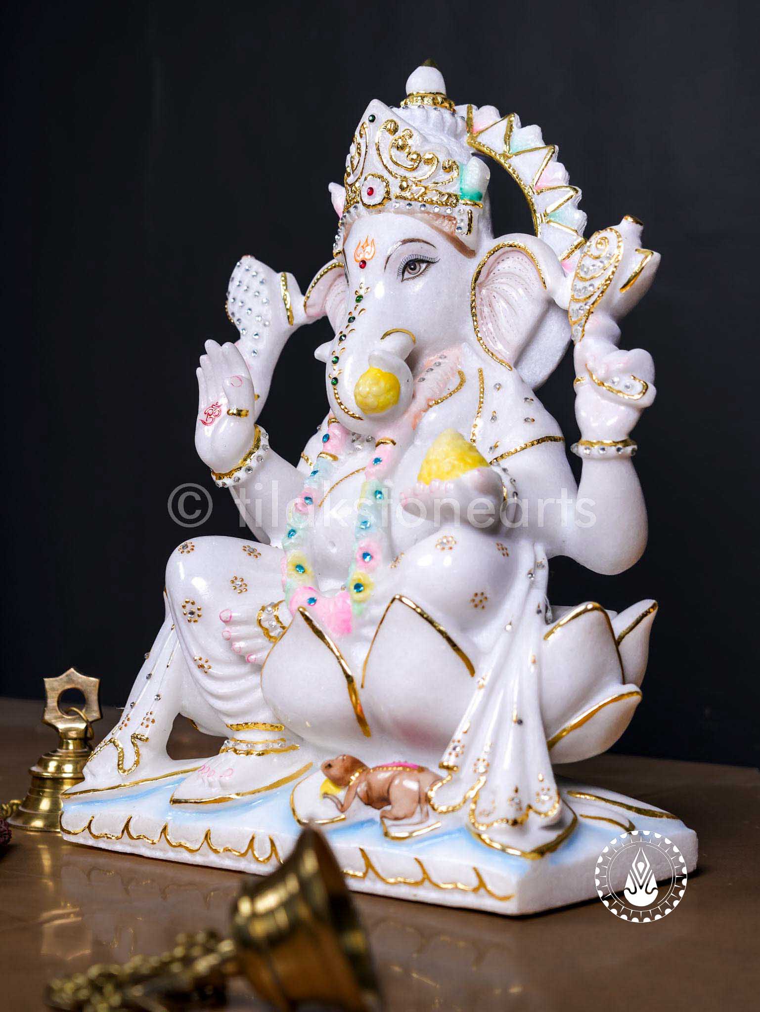 Ganesha 18" | Swiss White (Imported)