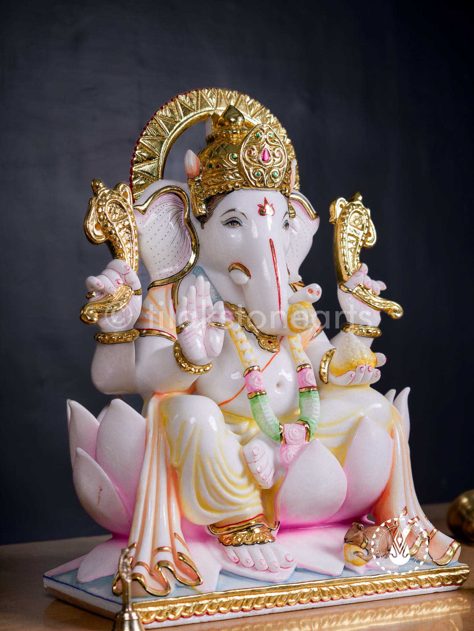 Ganesha 24" | Swiss White (Imported)