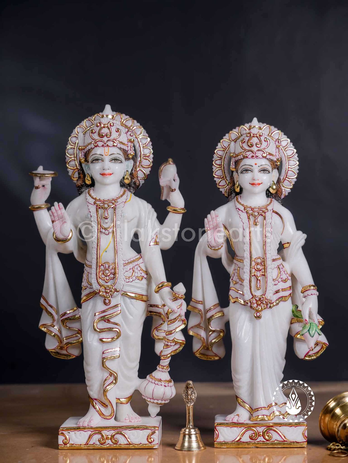 Vishnu Laxmi 18" | Swiss White (Imported)