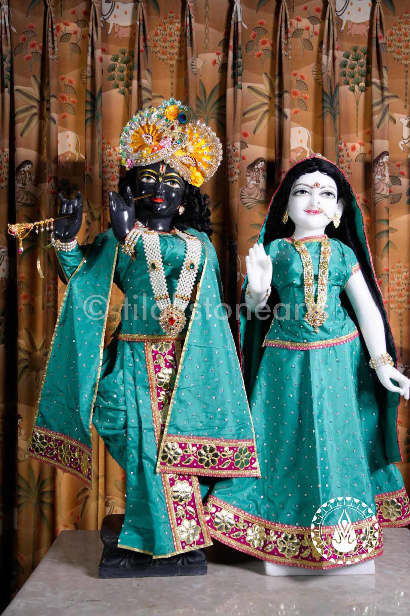 Iskcon Radha Krishna 38" | Mid Night Black And Swiss White (Imported)